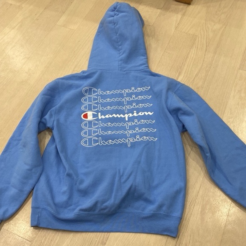 RARE Champion Baby Blue Sweater  Medium - Picture 2 of 9